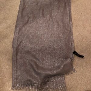 Banana Republic Grey Silver scarf